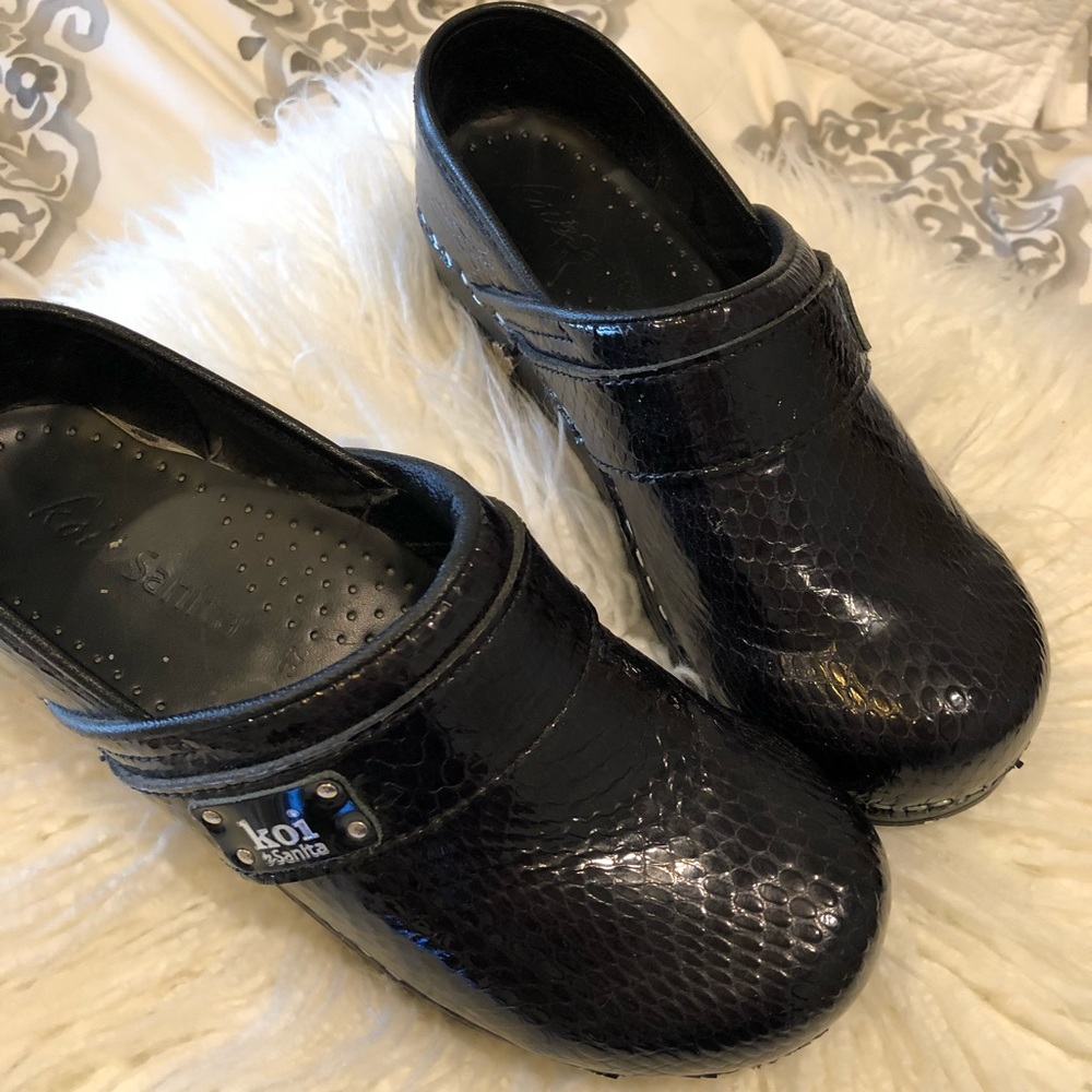 Koi medical shoes!
